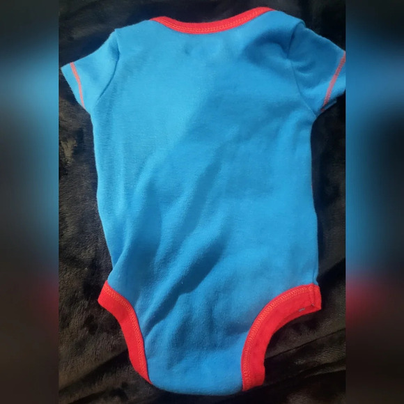 Marvel Onesie - Spiderman - 0 to 3 months,  adorable Halloween costume - Picture 2 of 3